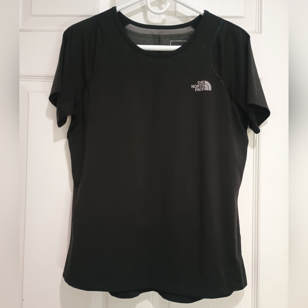 Women's The North Face Black Vented Back Flash Dry Active Top Size Medium